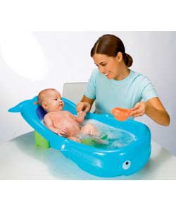 baby-in-bath-tub-image